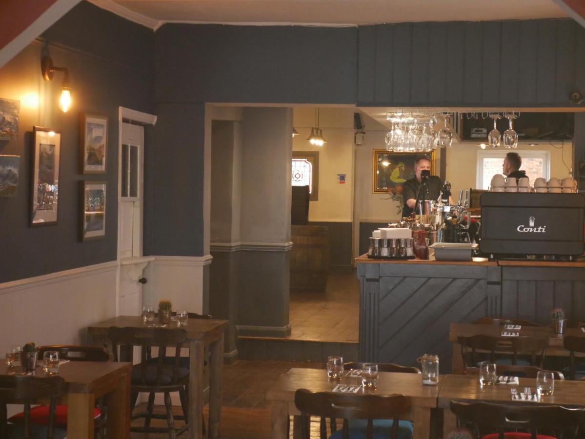 The Fox And Hounds Hotel Whittlebury Exterior foto