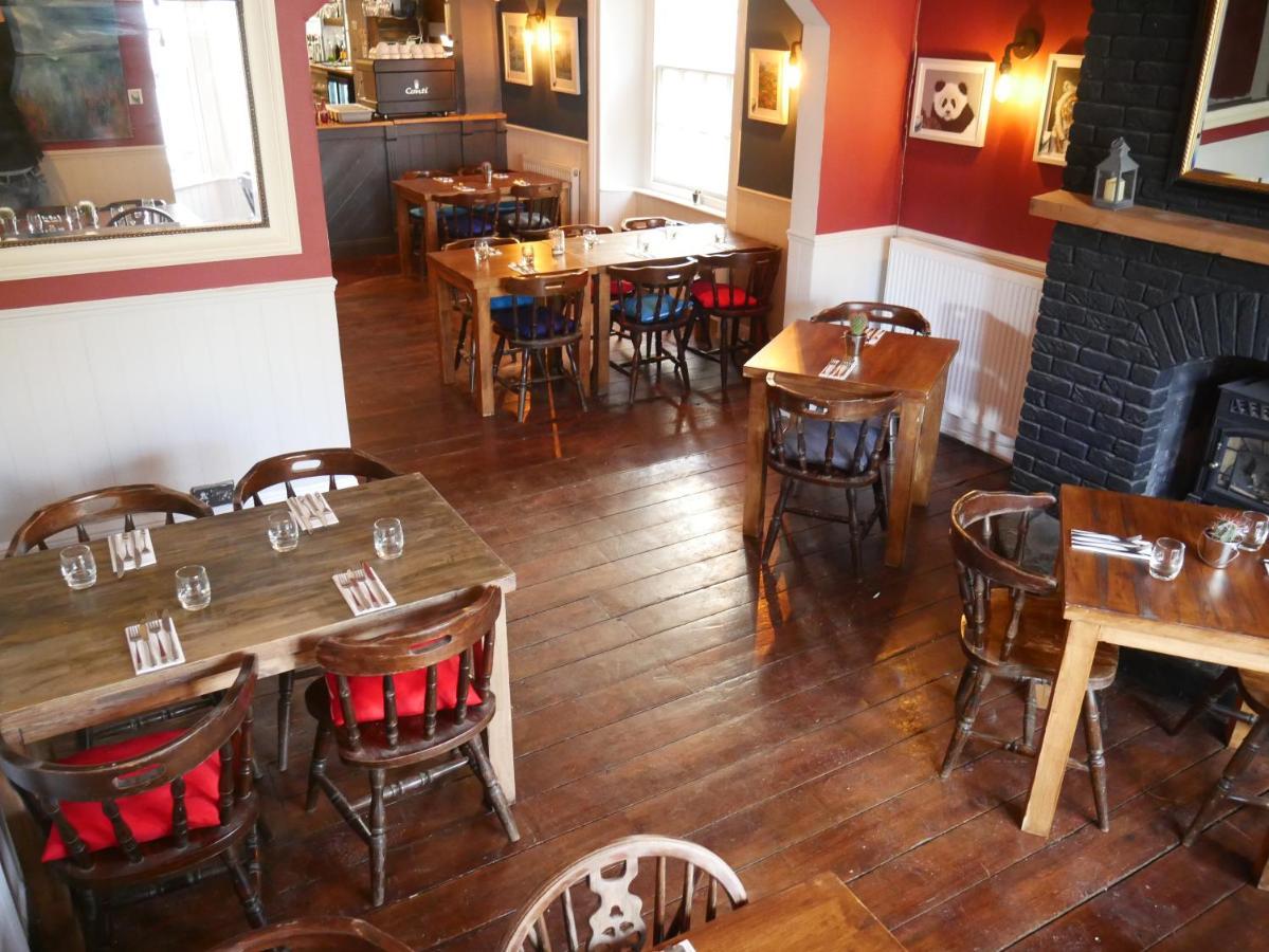 The Fox And Hounds Hotel Whittlebury Exterior foto